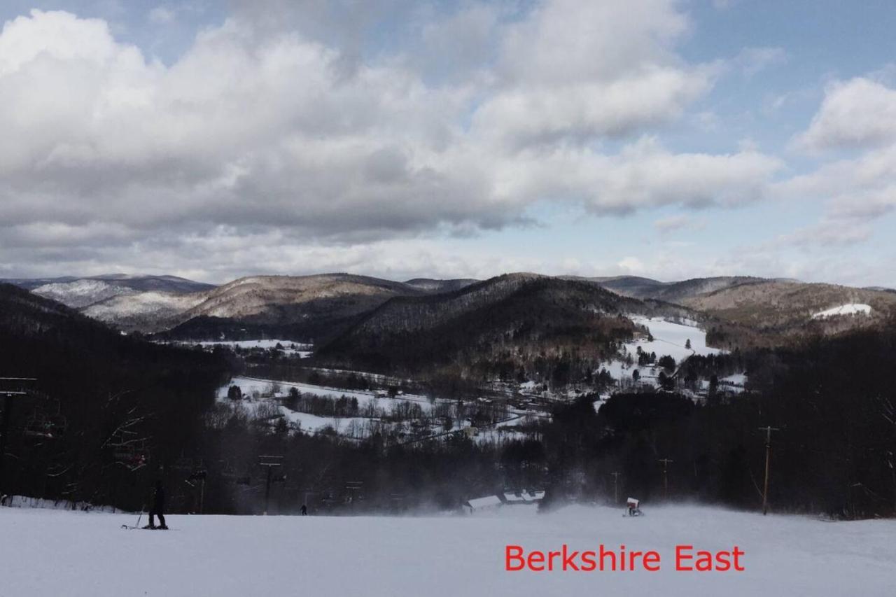 2 Bed Berkshire Getaway Minutes To Jiminy Peak Ski Hancock Exterior foto